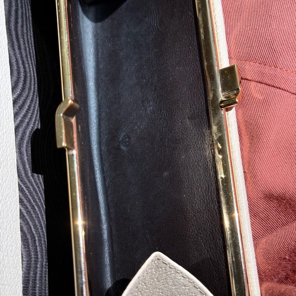 Gucci tan and brown Monogram Wallet - Picture 6 of 12